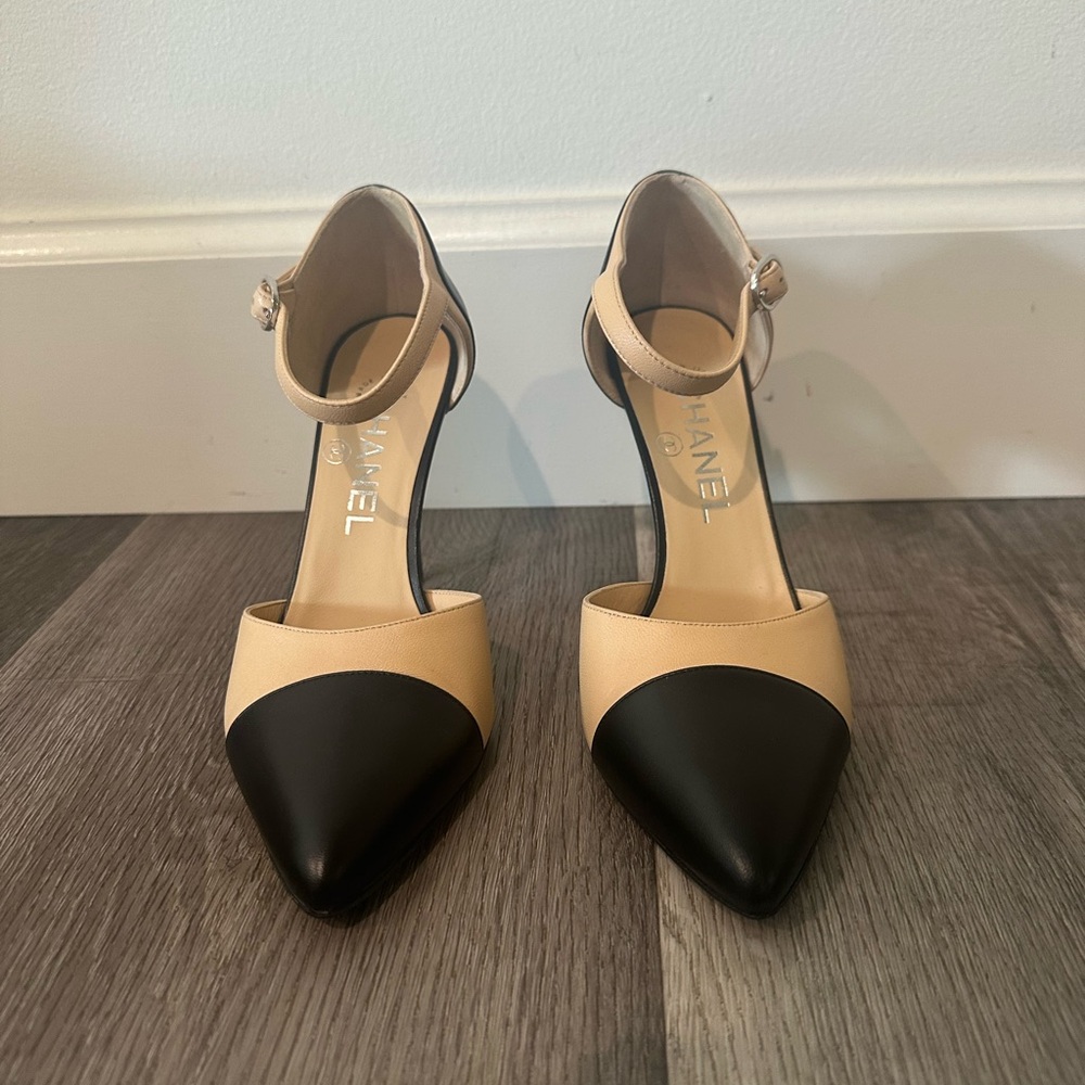 CHANEL Black and Cream Heels